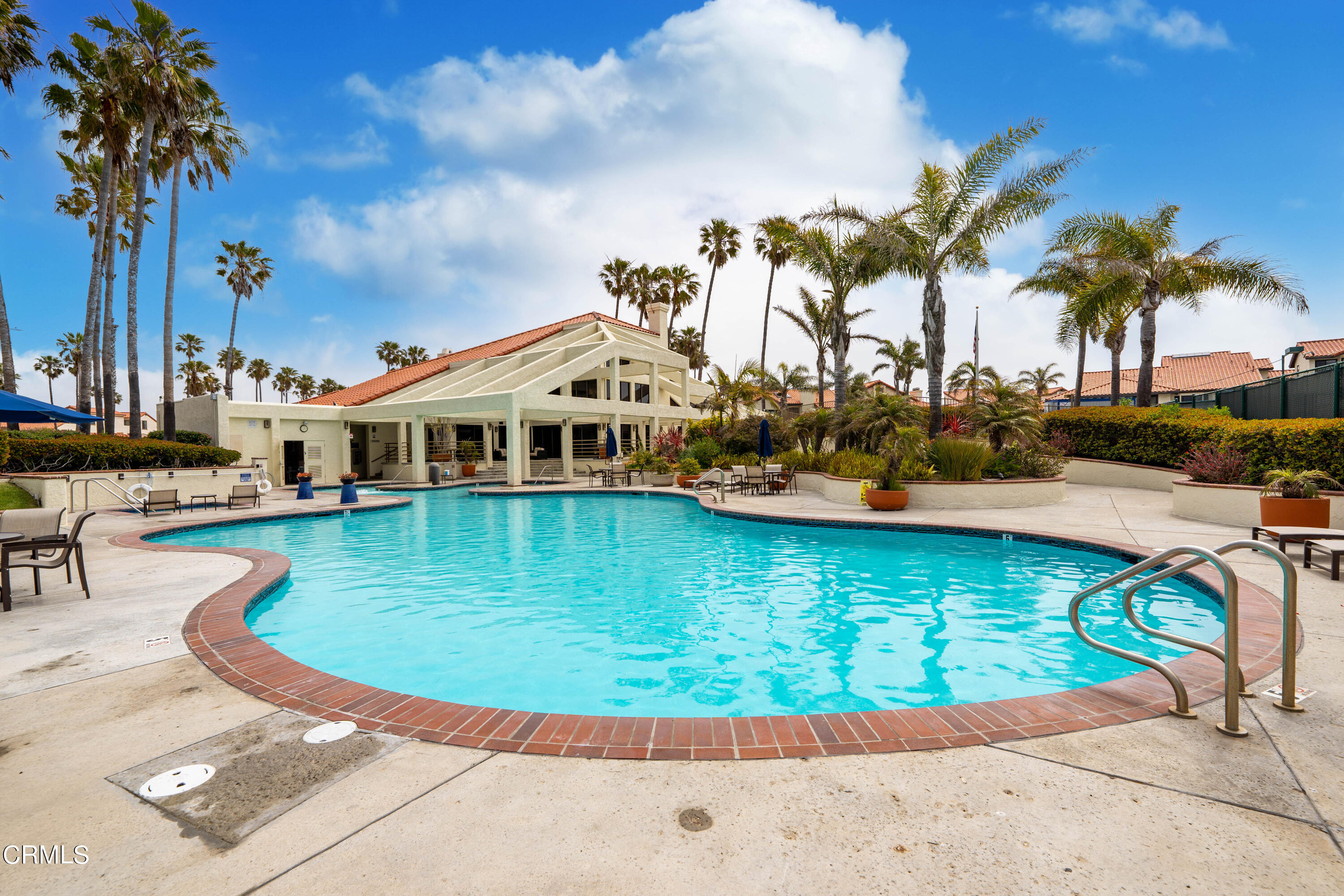 2315 Vina Del Mar Oxnard, CA 93035 - Photo 46 of 53 2305 Martinique Ln. MLS-35