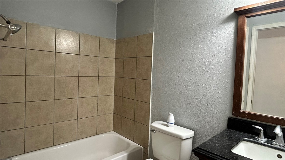 1004 Austin Street, Unit 9 Portland, TX 78374 - Photo 16 of 22 Bathroom