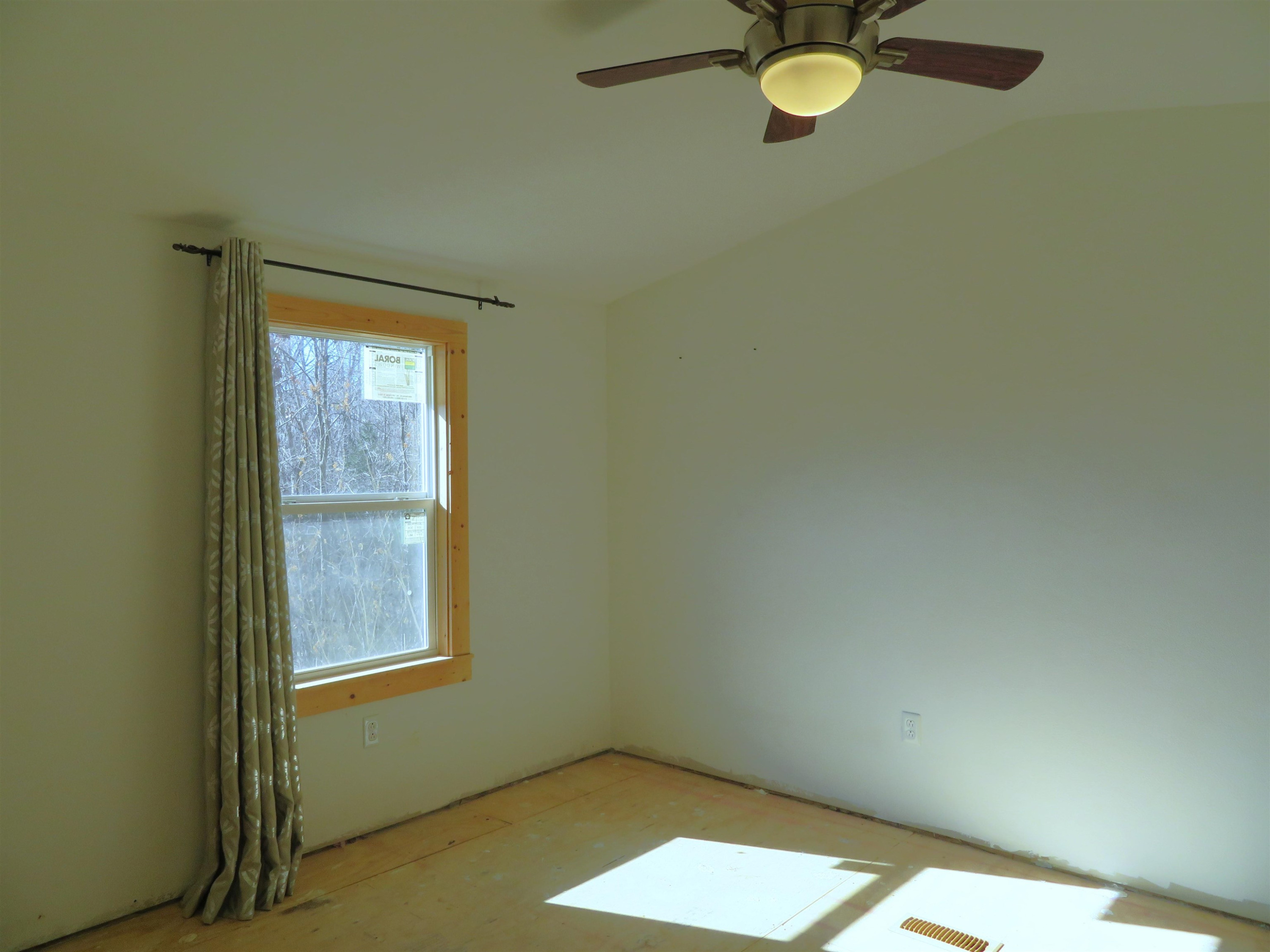 737 Potts Chapel Road Jackson, TN 38305 - Photo 30 of 31 a view of a window in an empty room