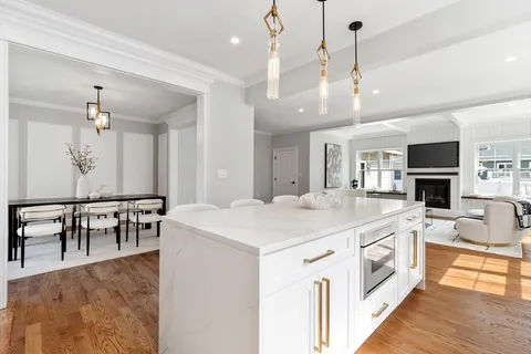 $1,899,000 | 5 Cook Road, Burlington, MA 01803