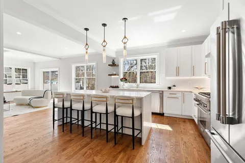 $1,899,000 | 5 Cook Road, Burlington, MA 01803