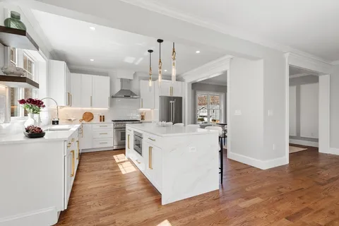 $1,899,000 | 5 Cook Road, Burlington, MA 01803