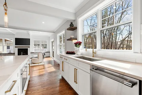 $1,899,000 | 5 Cook Road, Burlington, MA 01803