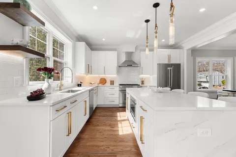 $1,899,000 | 5 Cook Road, Burlington, MA 01803