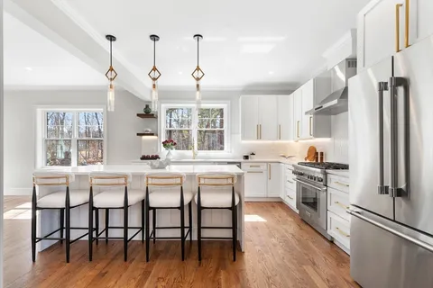 $1,899,000 | 5 Cook Road, Burlington, MA 01803