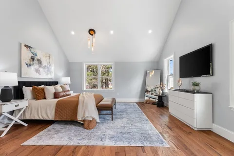 $1,899,000 | 5 Cook Road, Burlington, MA 01803
