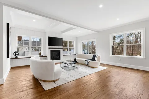 $1,899,000 | 5 Cook Road, Burlington, MA 01803
