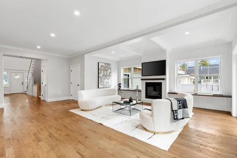 $1,899,000 | 5 Cook Road, Burlington, MA 01803