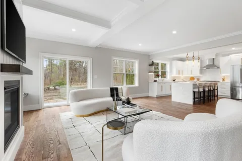 $1,899,000 | 5 Cook Road, Burlington, MA 01803