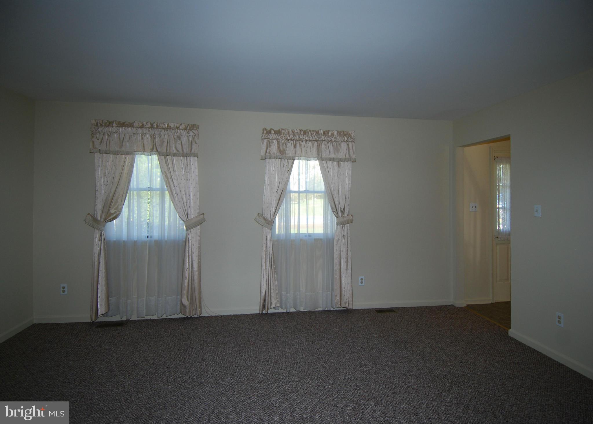 100 Stratton Circle Elkton, MD 21921 - Photo 12 of 30 Living Room-Freshly Painted with New Carpet