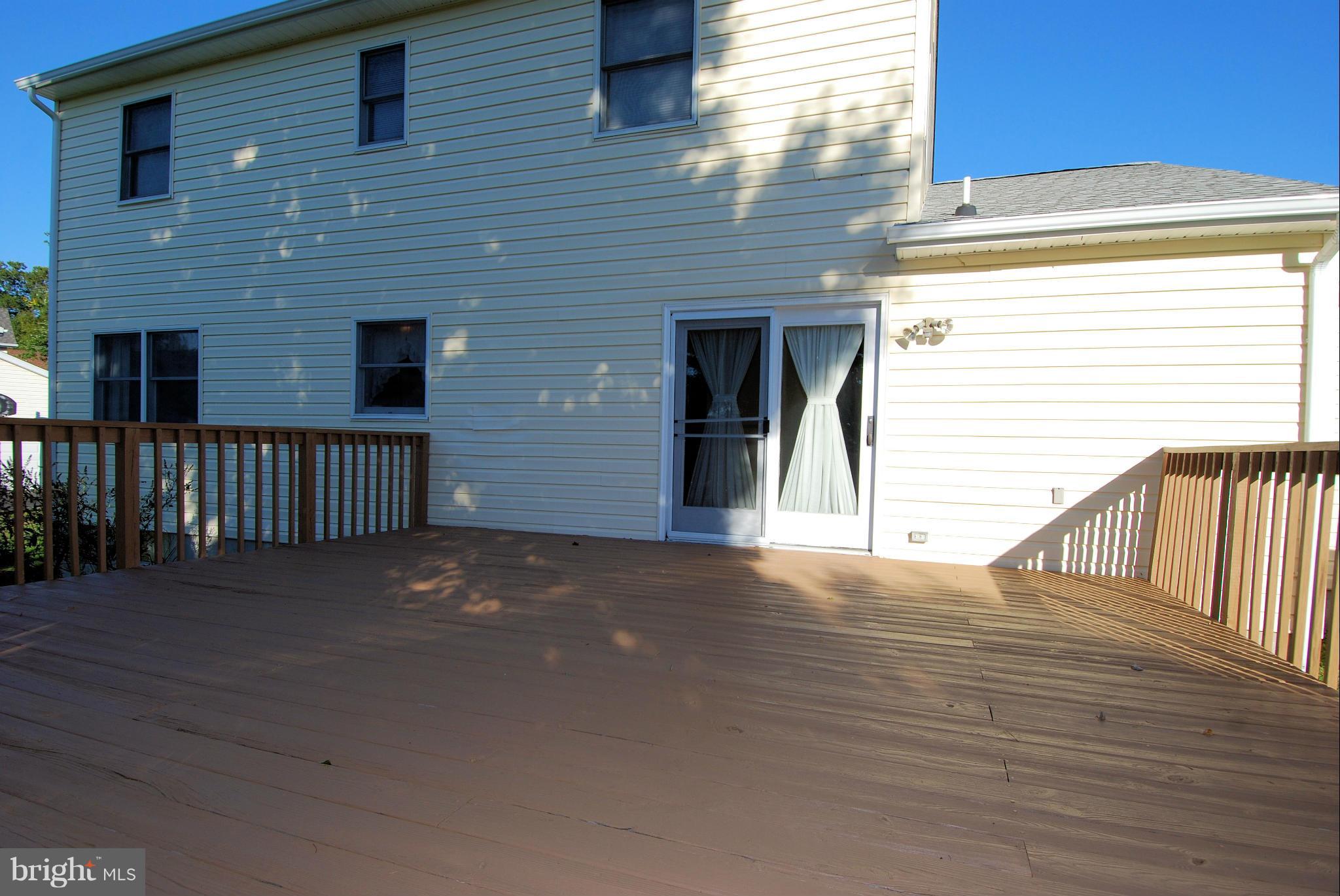 100 Stratton Circle Elkton, MD 21921 - Photo 4 of 30 Huge Deck with Kitchen Entry