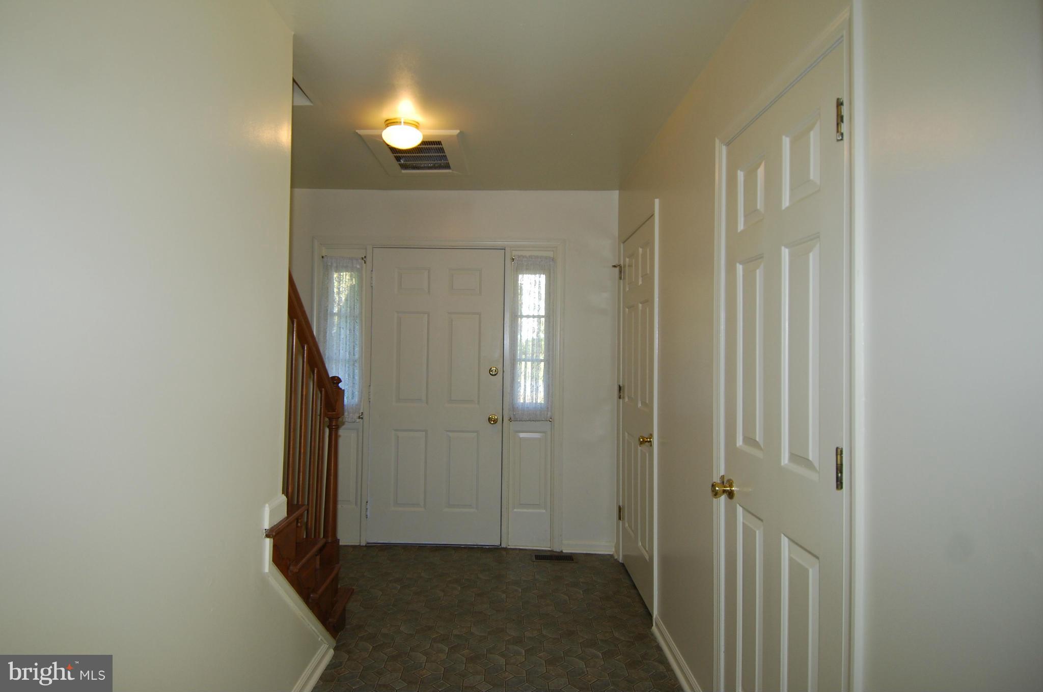 100 Stratton Circle Elkton, MD 21921 - Photo 5 of 30 Nice Entry Foyer-Move in Ready-Freshly Painted