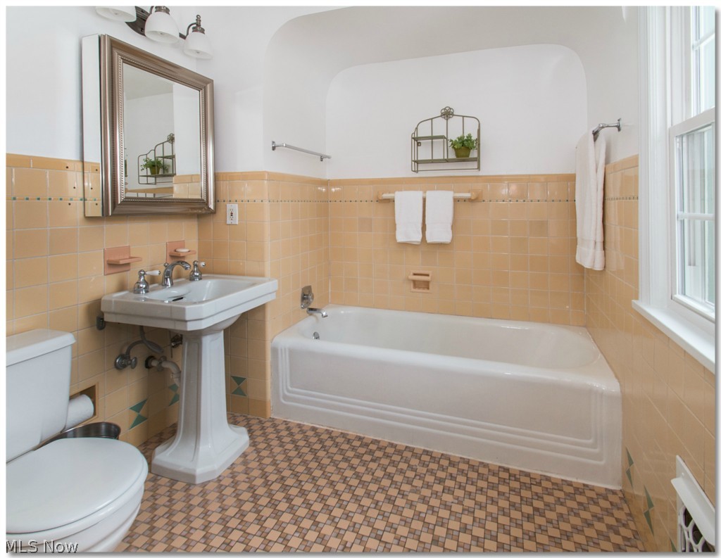 2572 Traymore Road Cleveland, OH 44118 - Photo 19 of 25 Gallery Image 19