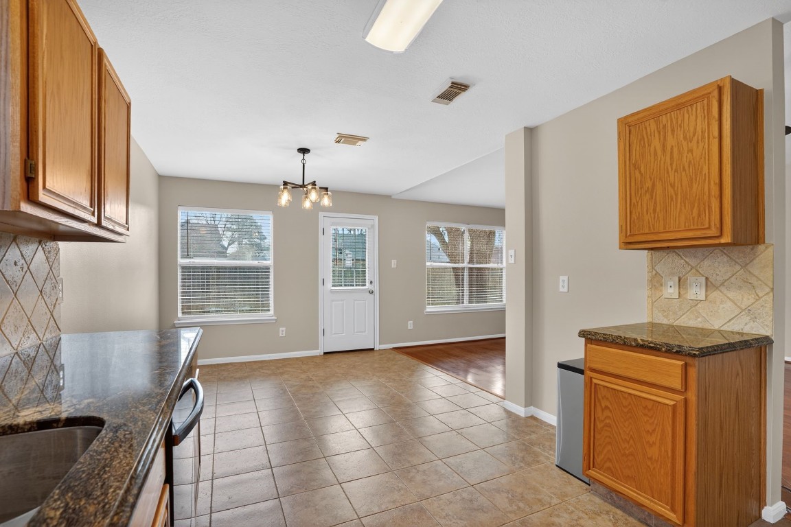 18622 Timbers Drive Humble, TX 77346 - Photo 14 of 34 a view of livingroom with furniture and windows
