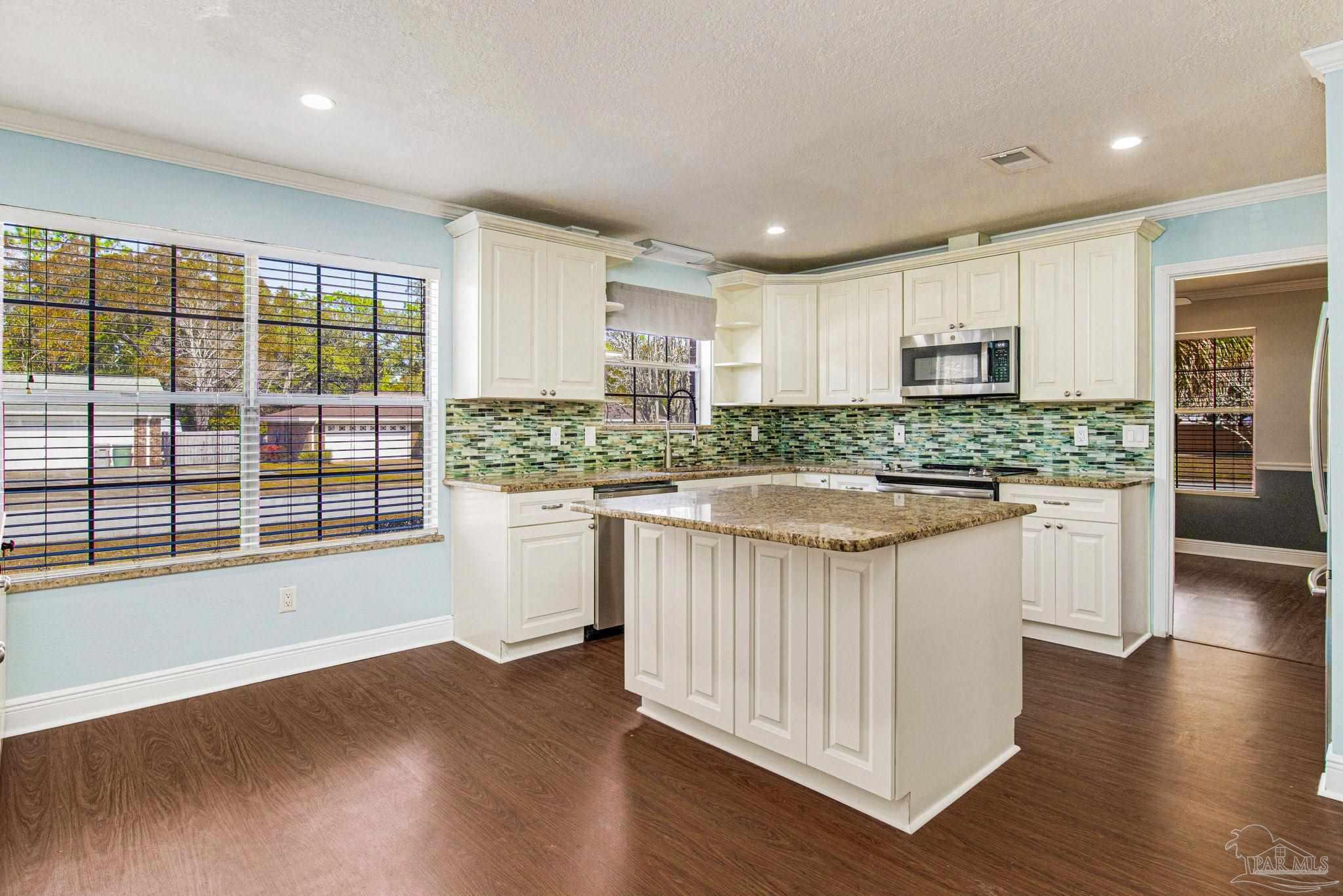 8359 Pilgrim Road Pensacola, FL 32514 - Photo 3 of 35 Gallery Image 3