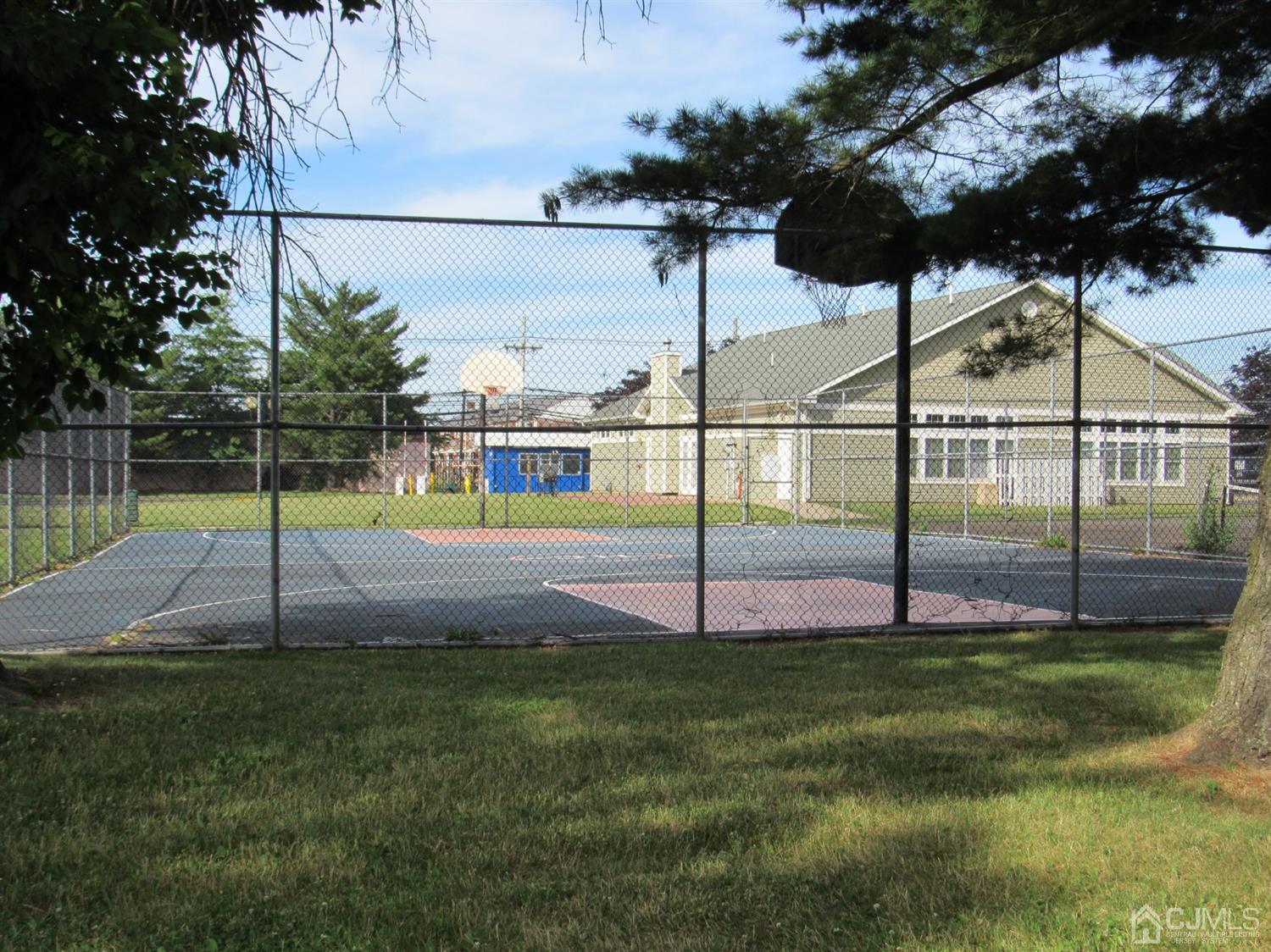 333 Edpas Road New Brunswick, NJ 08901 - Photo 23 of 24 a view of a park