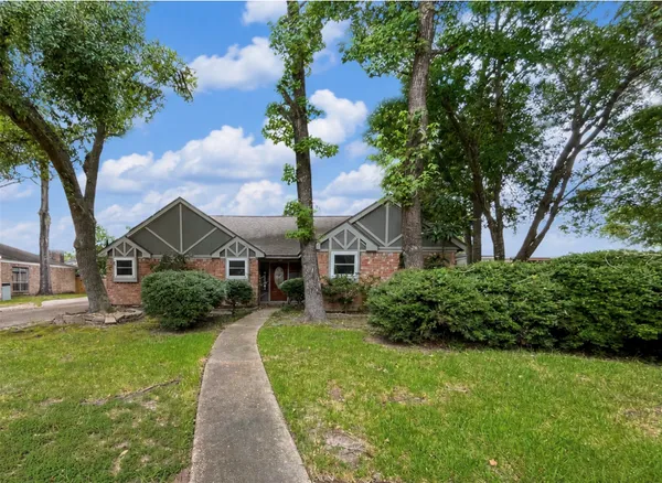 $1,895 | 2919 Holly Green Drive, Houston, TX 77339
