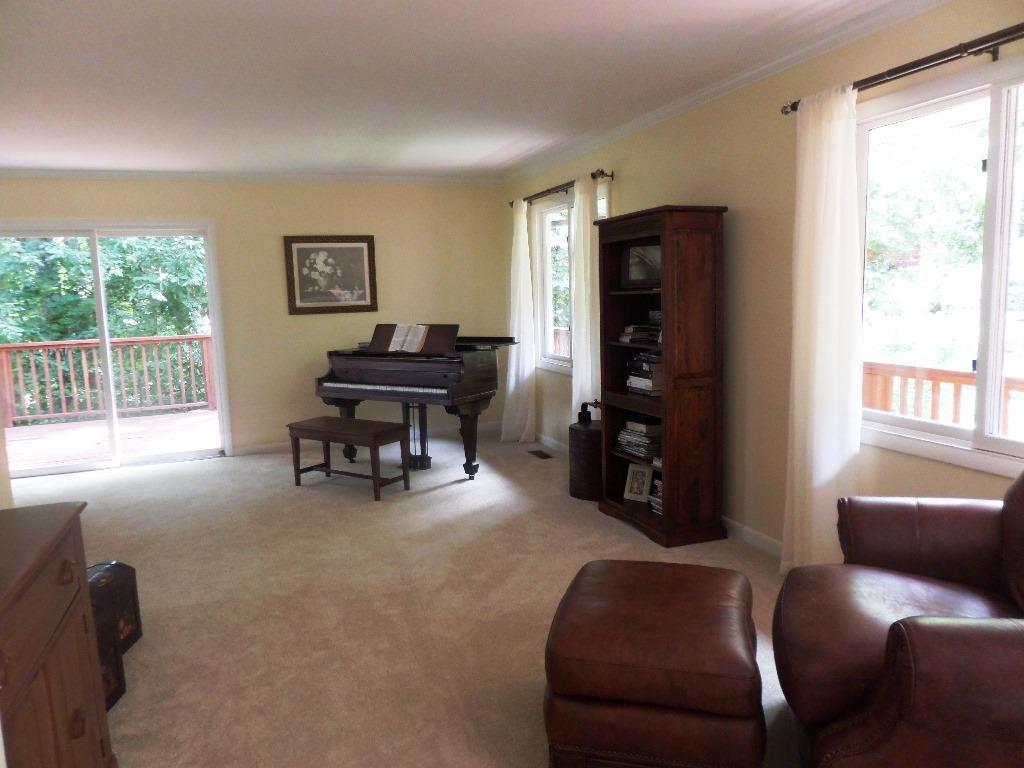 1137 West Outer Drive Oak Ridge, TN 37830 - Photo 14 of 31 living2