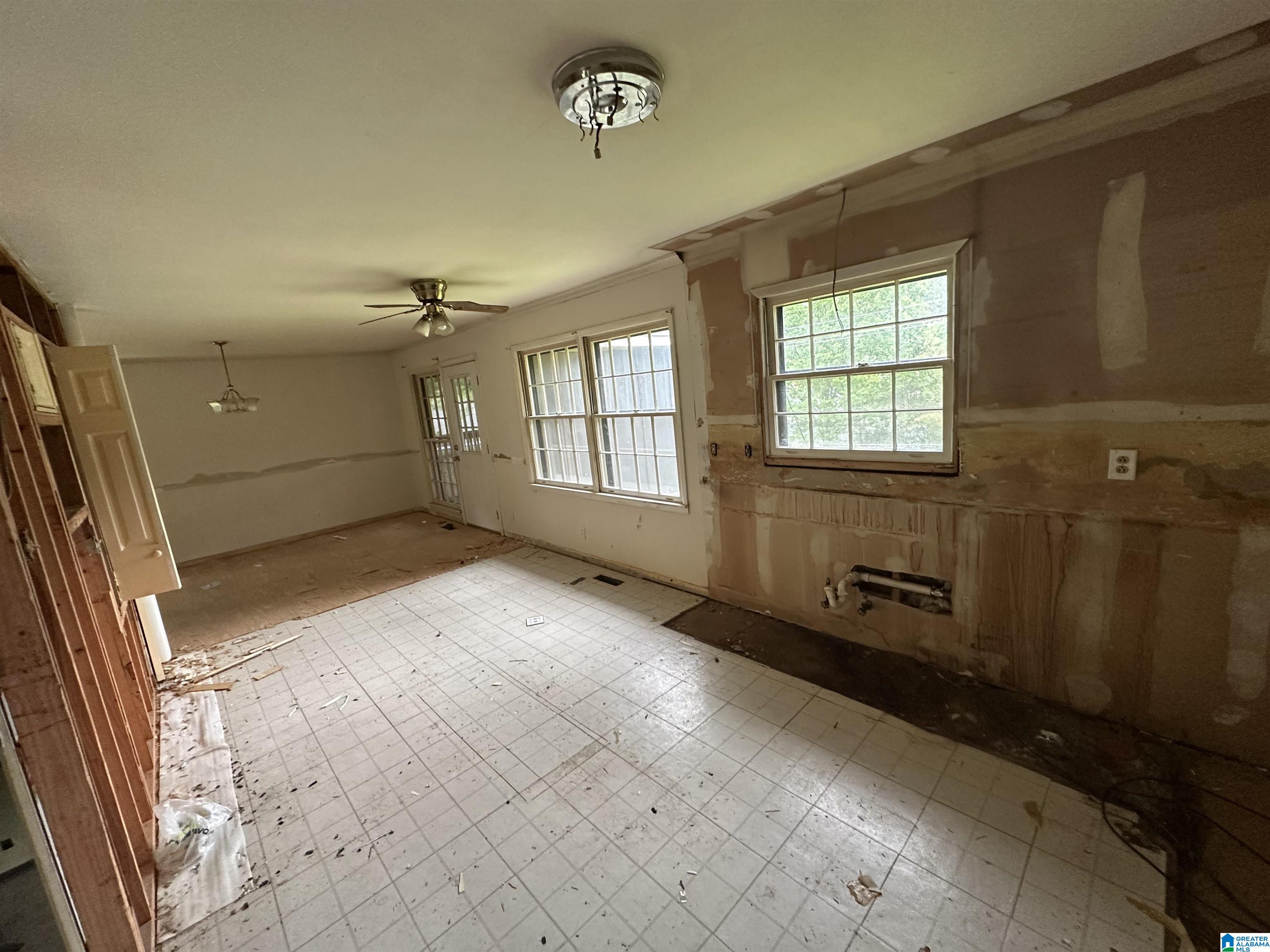 113 Hillside Road Bessemer, AL 35020 - Photo 2 of 23