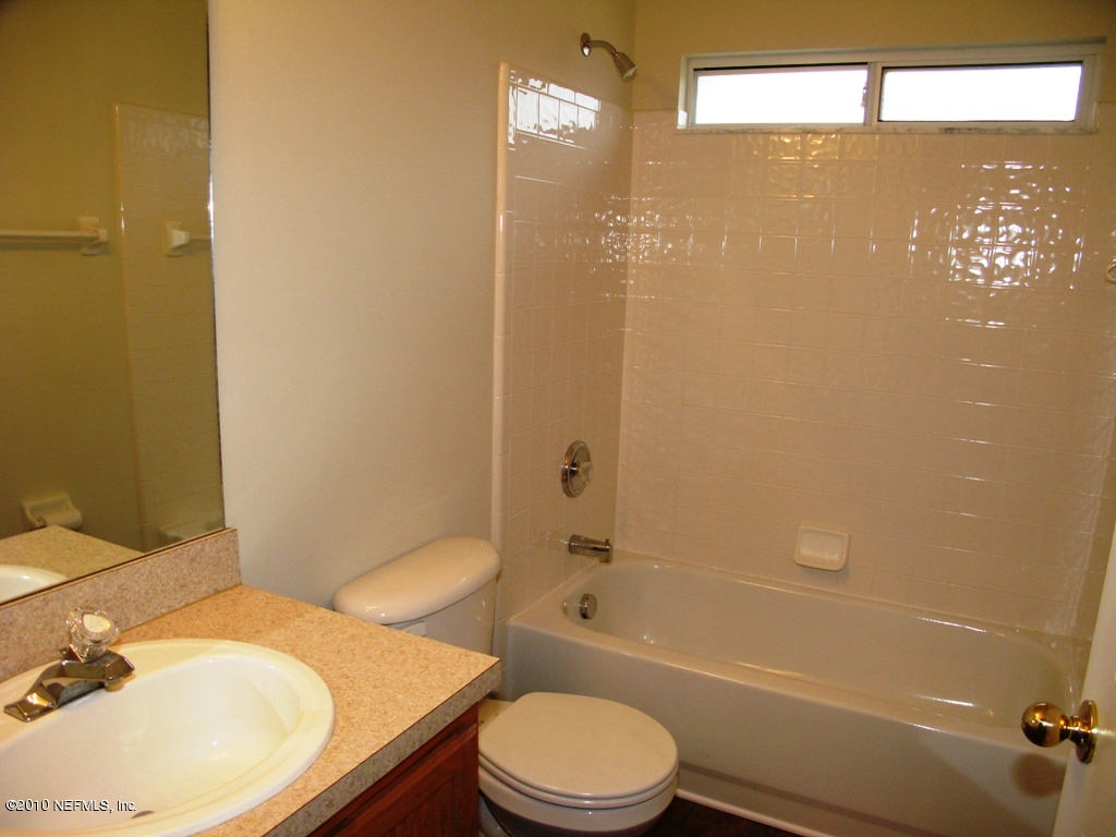 846 Pine Moss Road Jacksonville, FL 32218 - Photo 26 of 29 Bathroom