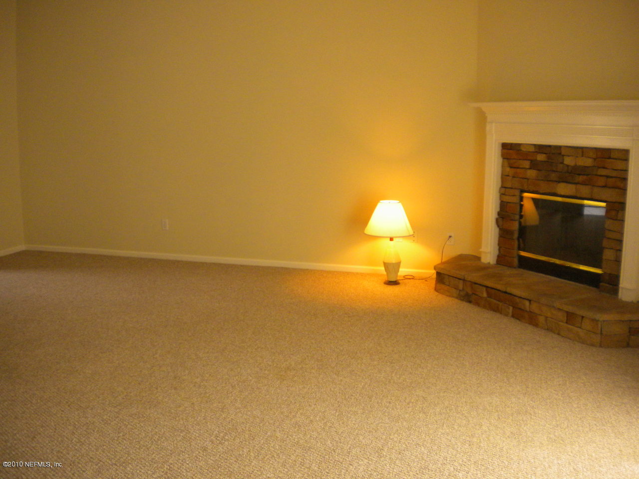 846 Pine Moss Road Jacksonville, FL 32218 - Photo 4 of 29 LIVING ROOM W FIRE PLACE