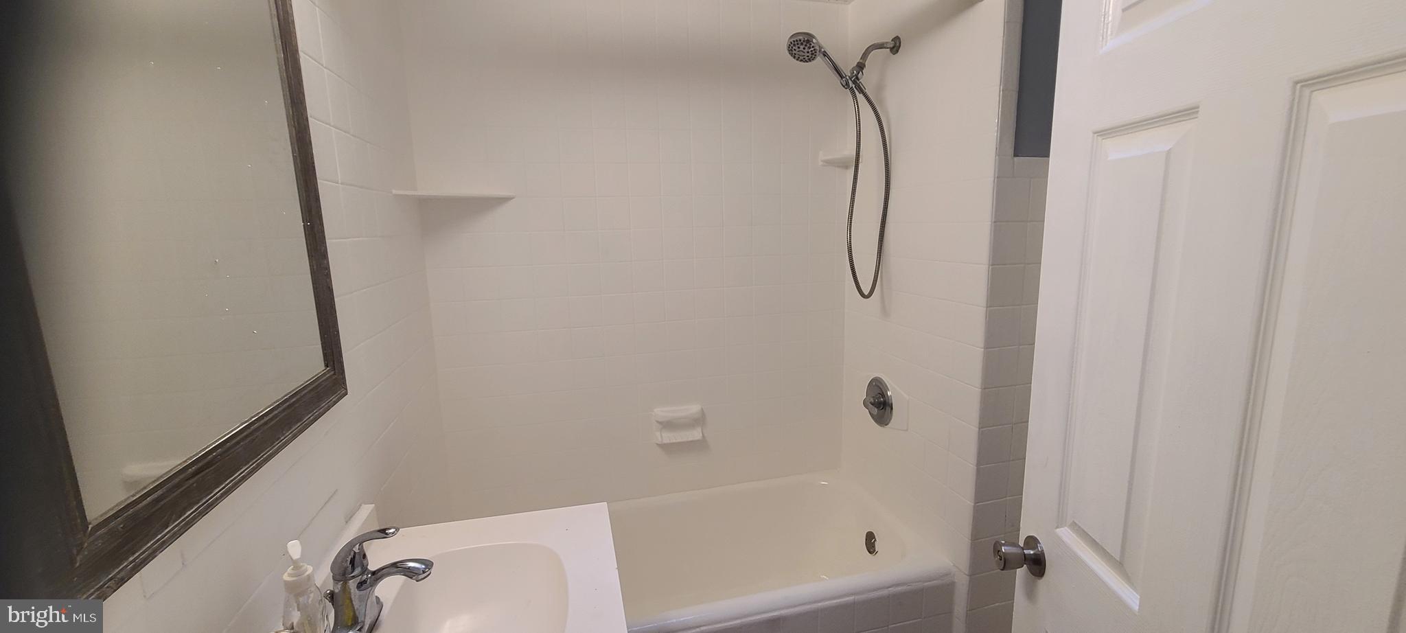 433 Copley Road Upper Darby, PA 19082 - Photo 14 of 35