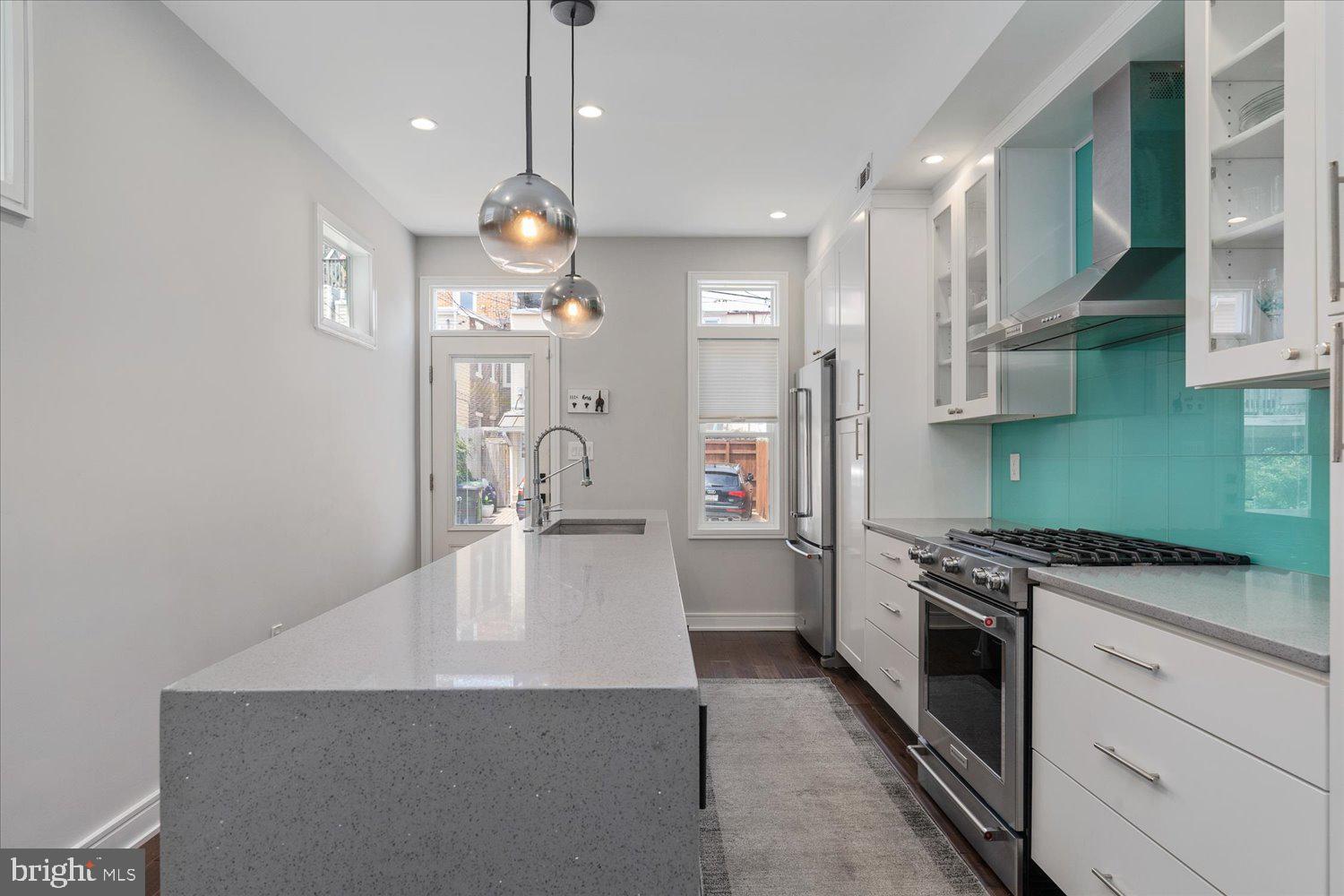 1274 Riverside Avenue Baltimore, MD 21230 - Photo 14 of 52 Kitchen With Large Island/Quartz Countetops