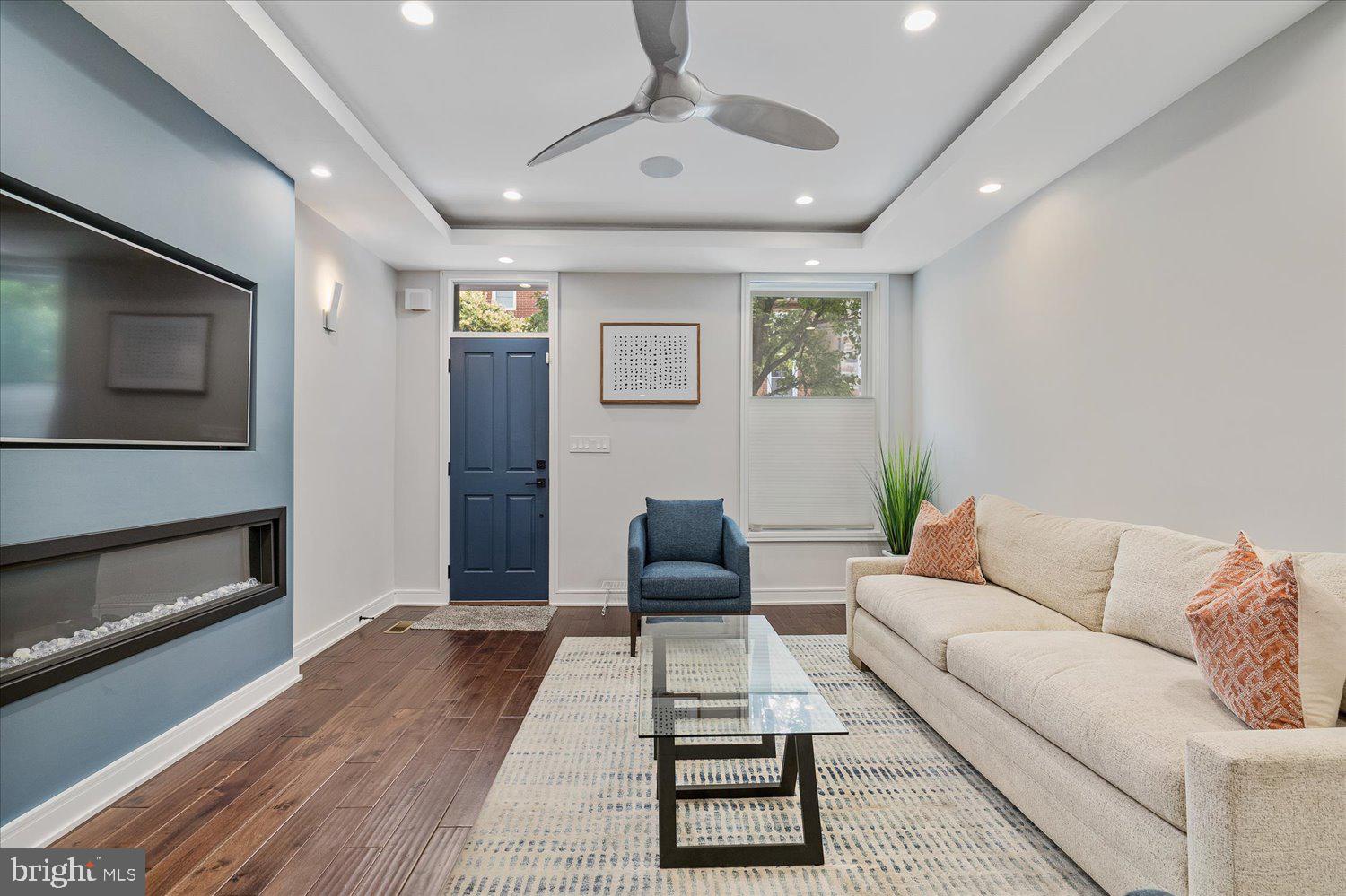 1274 Riverside Avenue Baltimore, MD 21230 - Photo 7 of 52 Living Room With Electric Fireplace