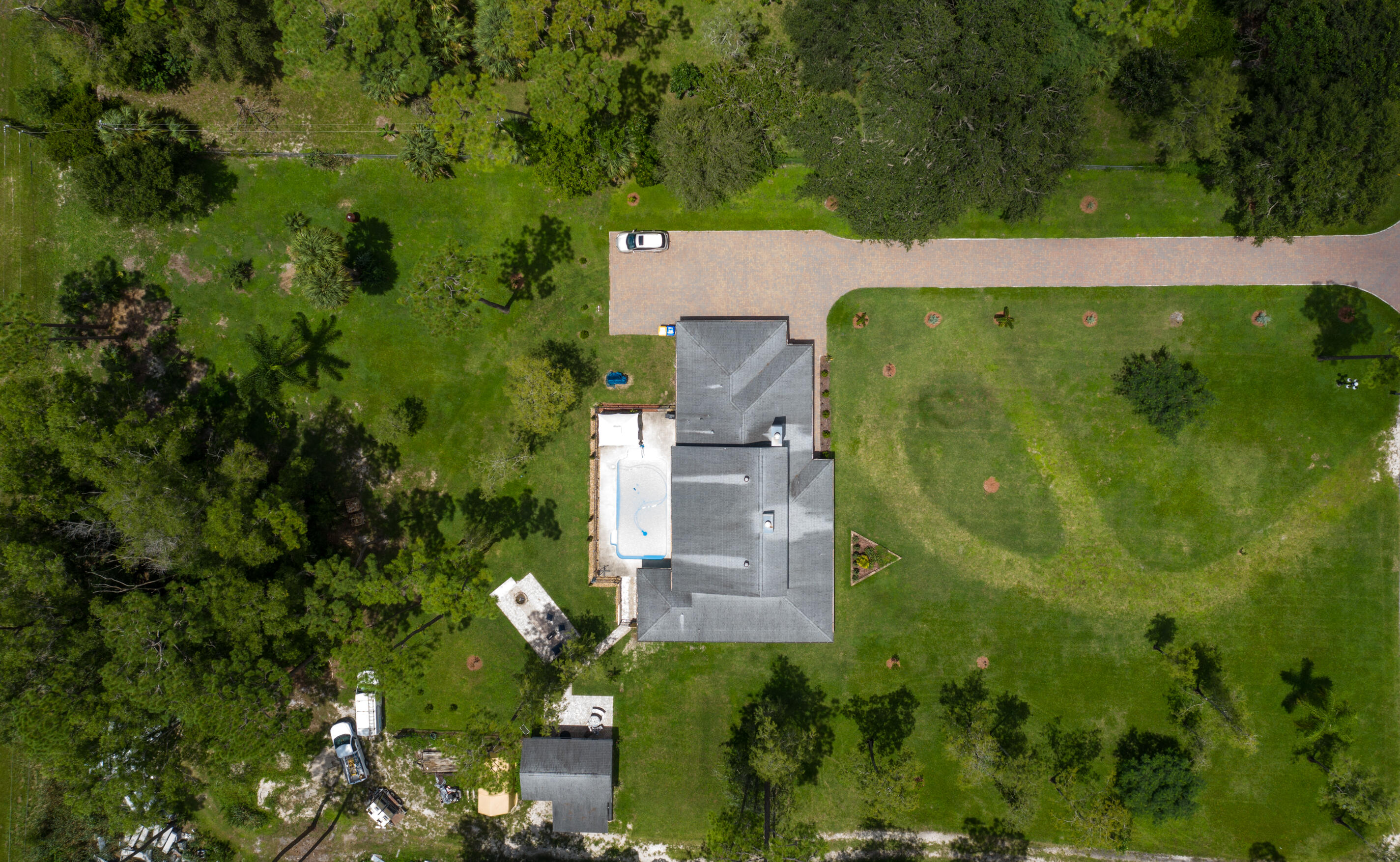 661 West Rambling Drive Wellington, FL 33414 - Photo 32 of 33 an aerial view of a residential houses with yard