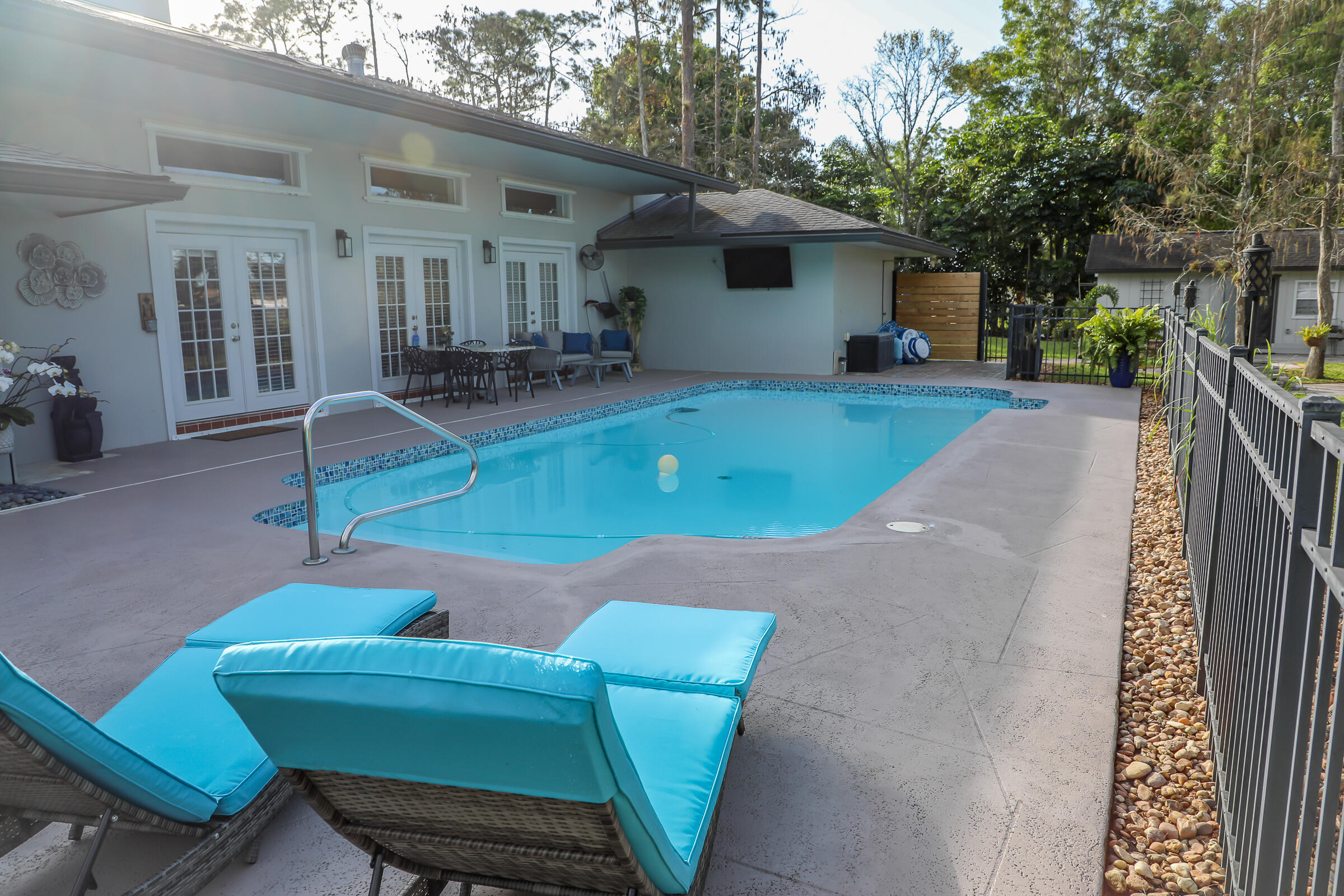 661 West Rambling Drive Wellington, FL 33414 - Photo 9 of 33 a house view with a outdoor space