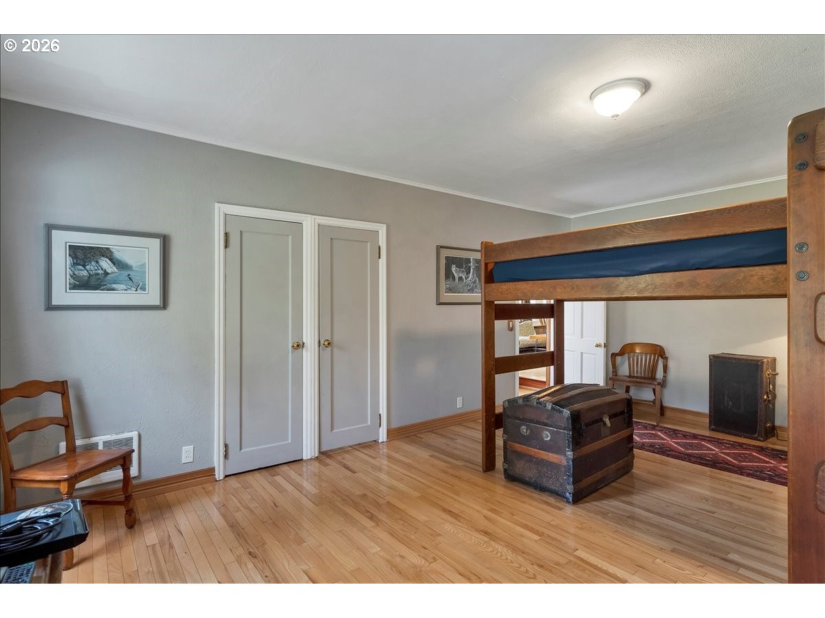 162 Riverside Drive Idanha, OR 97350 - Photo 21 of 37 a room with furniture and a window