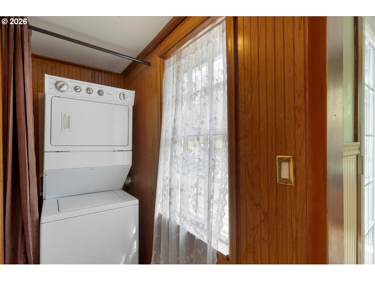 162 Riverside Drive Idanha, OR 97350 - Photo 23 of 37 a utility room with dryer and washer