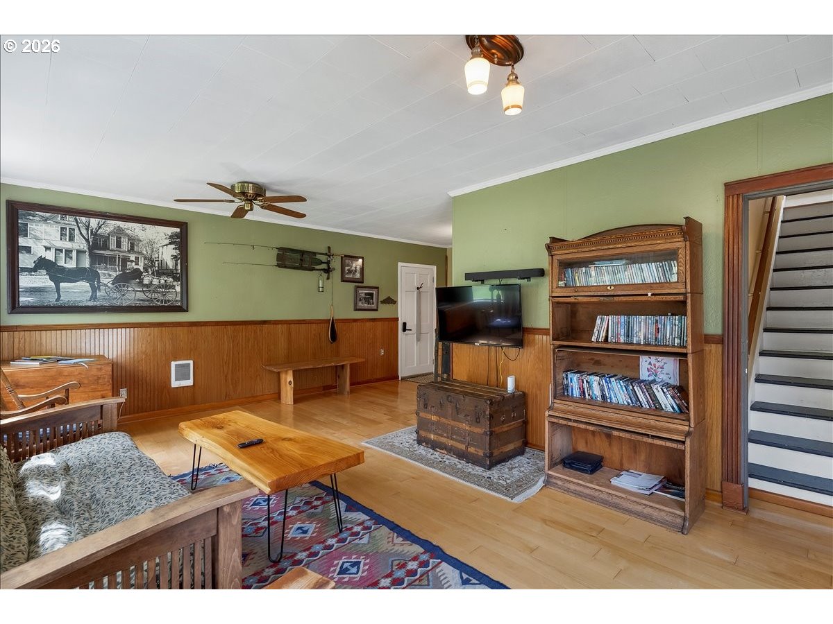 162 Riverside Drive Idanha, OR 97350 - Photo 8 of 37 a living room with furniture and a book shelf