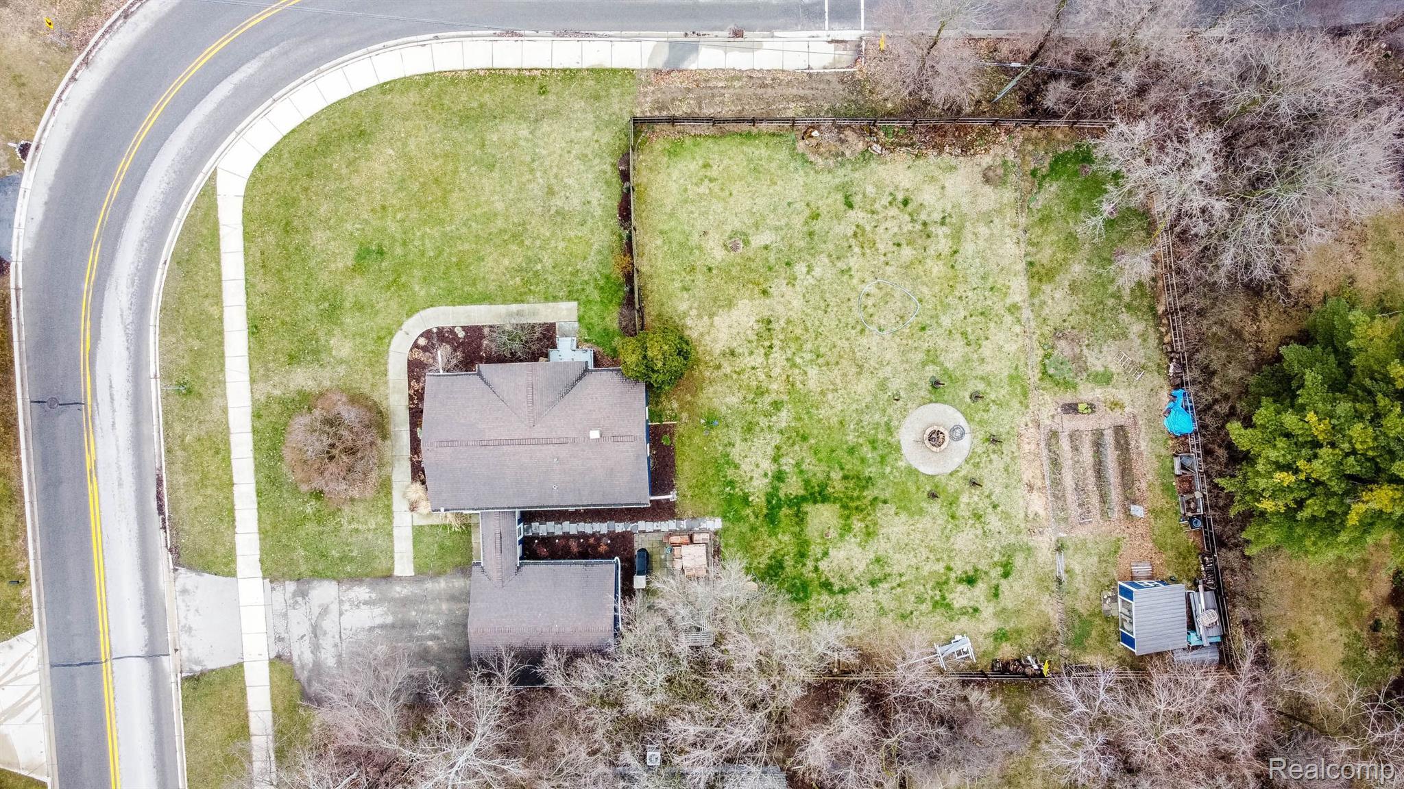 769 Bloomer Road Rochester, MI 48307 - Photo 37 of 39 Gallery Image 37