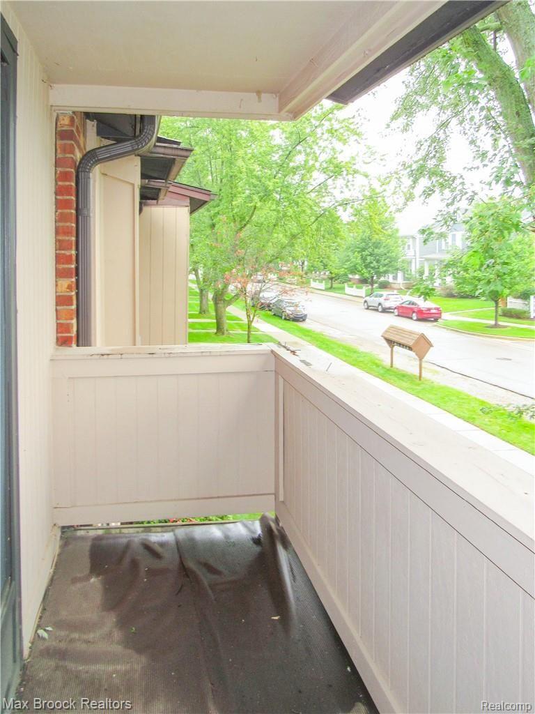 3148 Summers Road Keego Harbor, MI 48320 - Photo 9 of 19 3148SummersRd-15.jpg