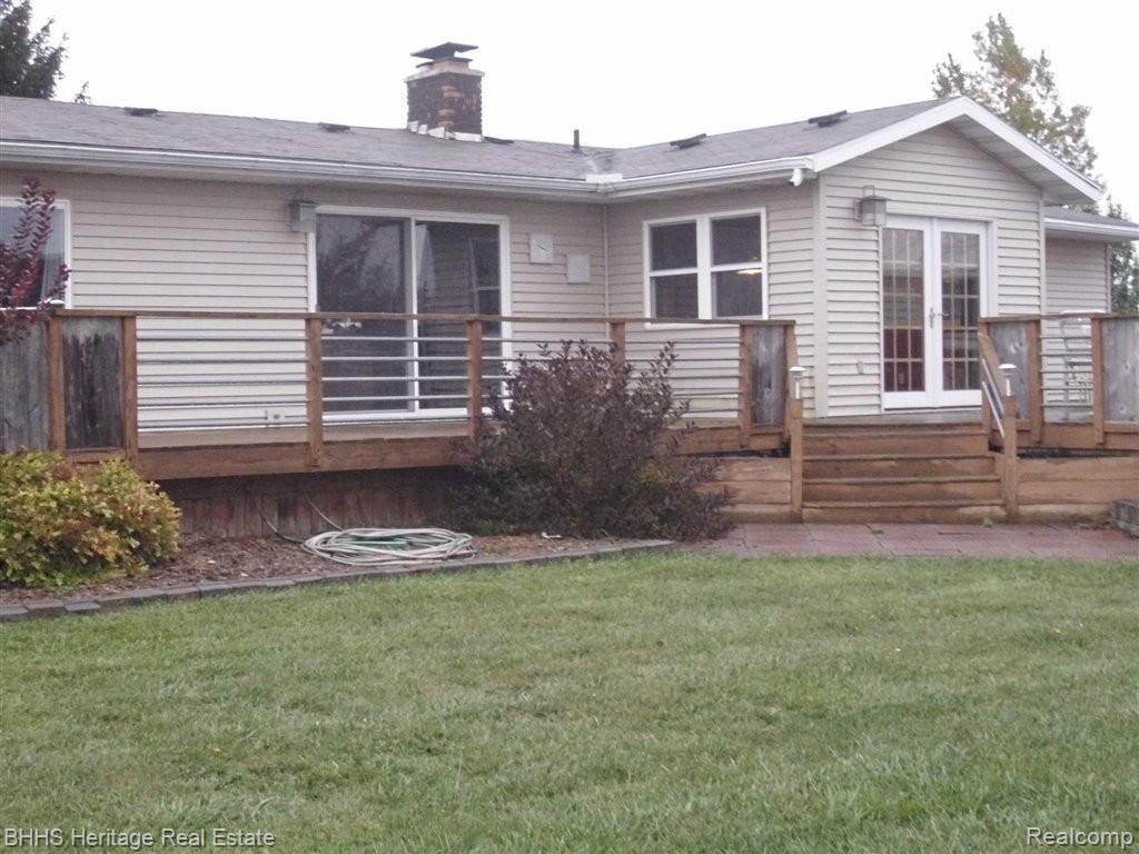 959 Fowlerville Road Fowlerville, MI 48836 - Photo 4 of 25 DSCI0231.JPG