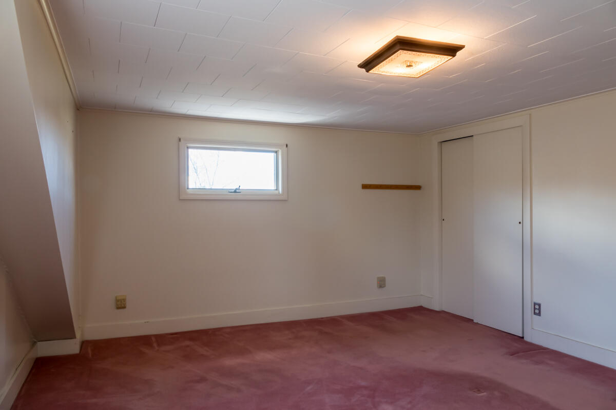 618 North Road Yarmouth, ME 04096 - Photo 30 of 48 38-2nd bedroom (3 of 3)