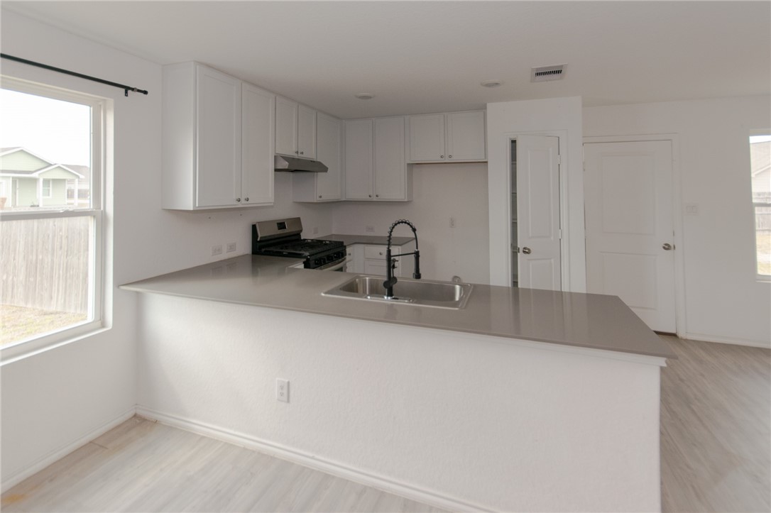 3201 Wrangler Street Robstown, TX 78380 - Photo 4 of 17