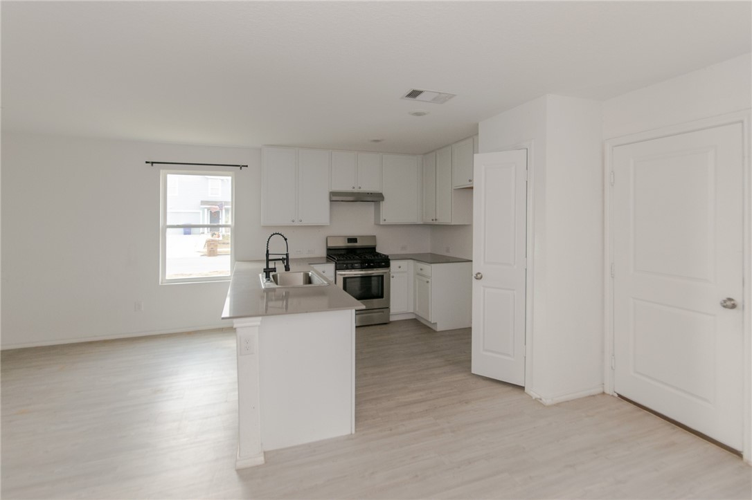 3201 Wrangler Street Robstown, TX 78380 - Photo 6 of 17