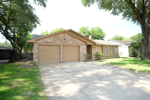 $2,000 | 12515 Bexley Drive, Houston, TX 77099