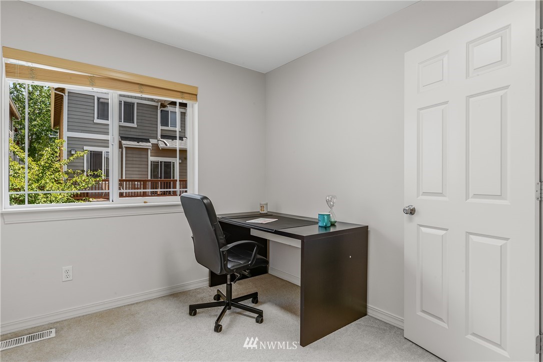 24040 39th Lane Southeast, Unit 11 Bothell, WA 98021 - Photo 31 of 39