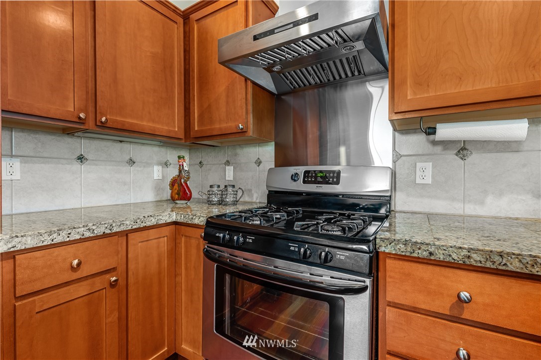 24040 39th Lane Southeast, Unit 11 Bothell, WA 98021 - Photo 9 of 39
