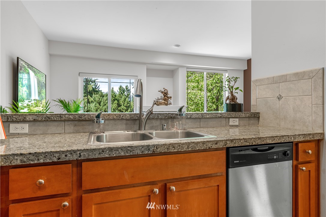 24040 39th Lane Southeast, Unit 11 Bothell, WA 98021 - Photo 10 of 39