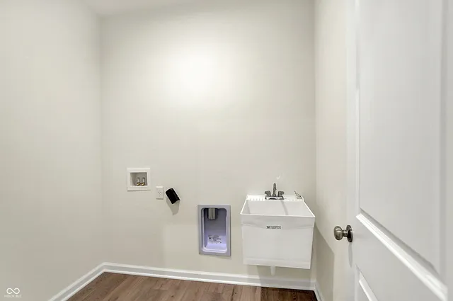 $274,175 | 1627 Clover Xing Drive, Greenfield, IN 46140