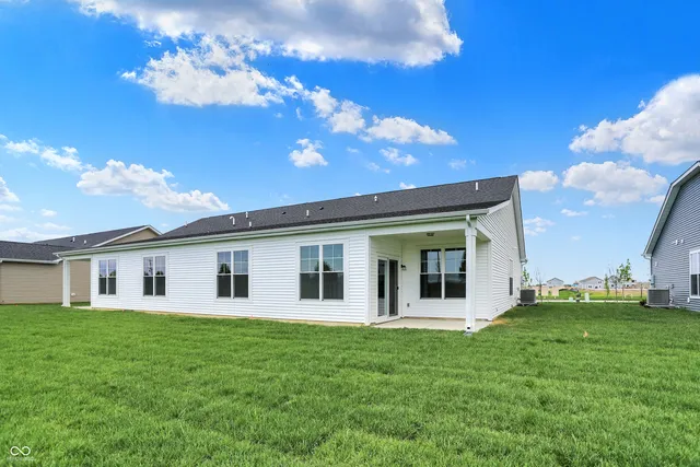 $274,175 | 1627 Clover Xing Drive, Greenfield, IN 46140