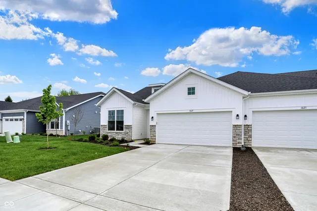 $274,175 | 1627 Clover Xing Drive, Greenfield, IN 46140