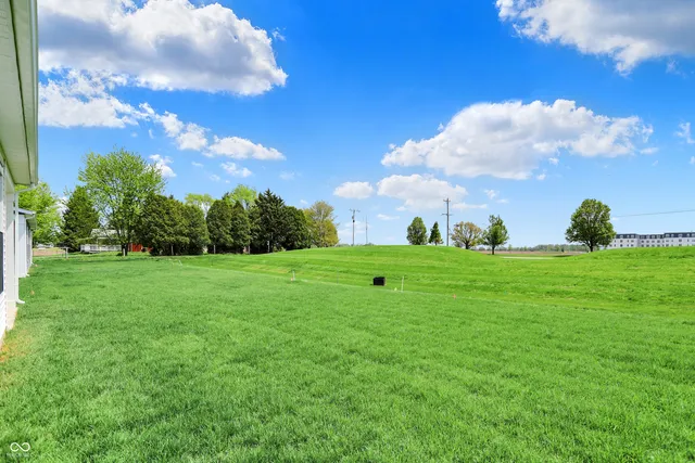 $274,175 | 1627 Clover Xing Drive, Greenfield, IN 46140