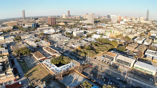 $3,000 | 6014 Fairdale Lane, Unit E, Houston, TX 77057