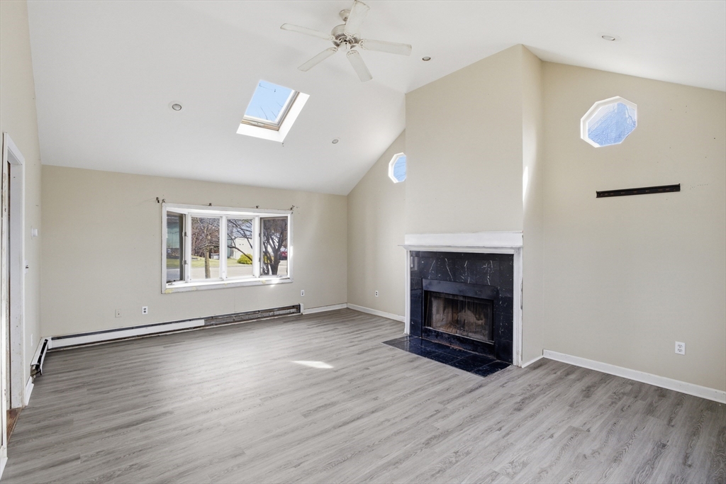 53 Mt Avenue Worcester, MA 01606 - Photo 11 of 29