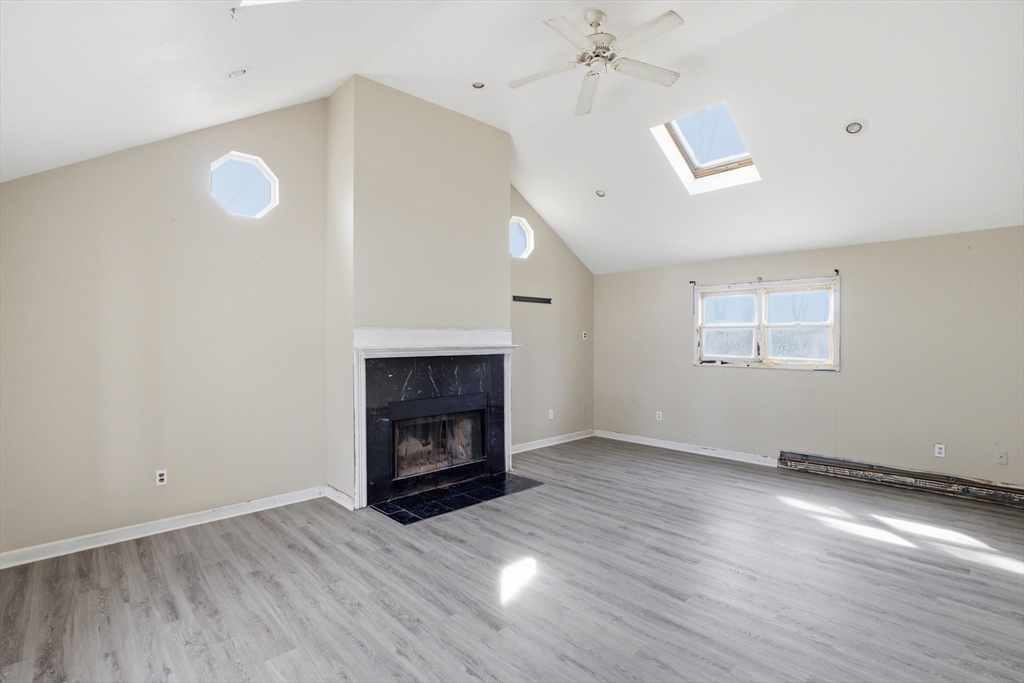 53 Mt Avenue Worcester, MA 01606 - Photo 12 of 29